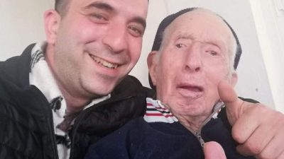 147 Kez Okundu Koreli Teynel vefat etmiştir. Cenazesi saat 10:00’da