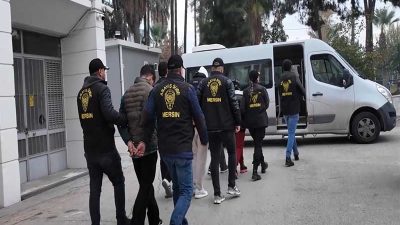 Mersin'de yabancı uyruklu şahısları borçlandırarak pasaportlarına el koyan ve fuhşa